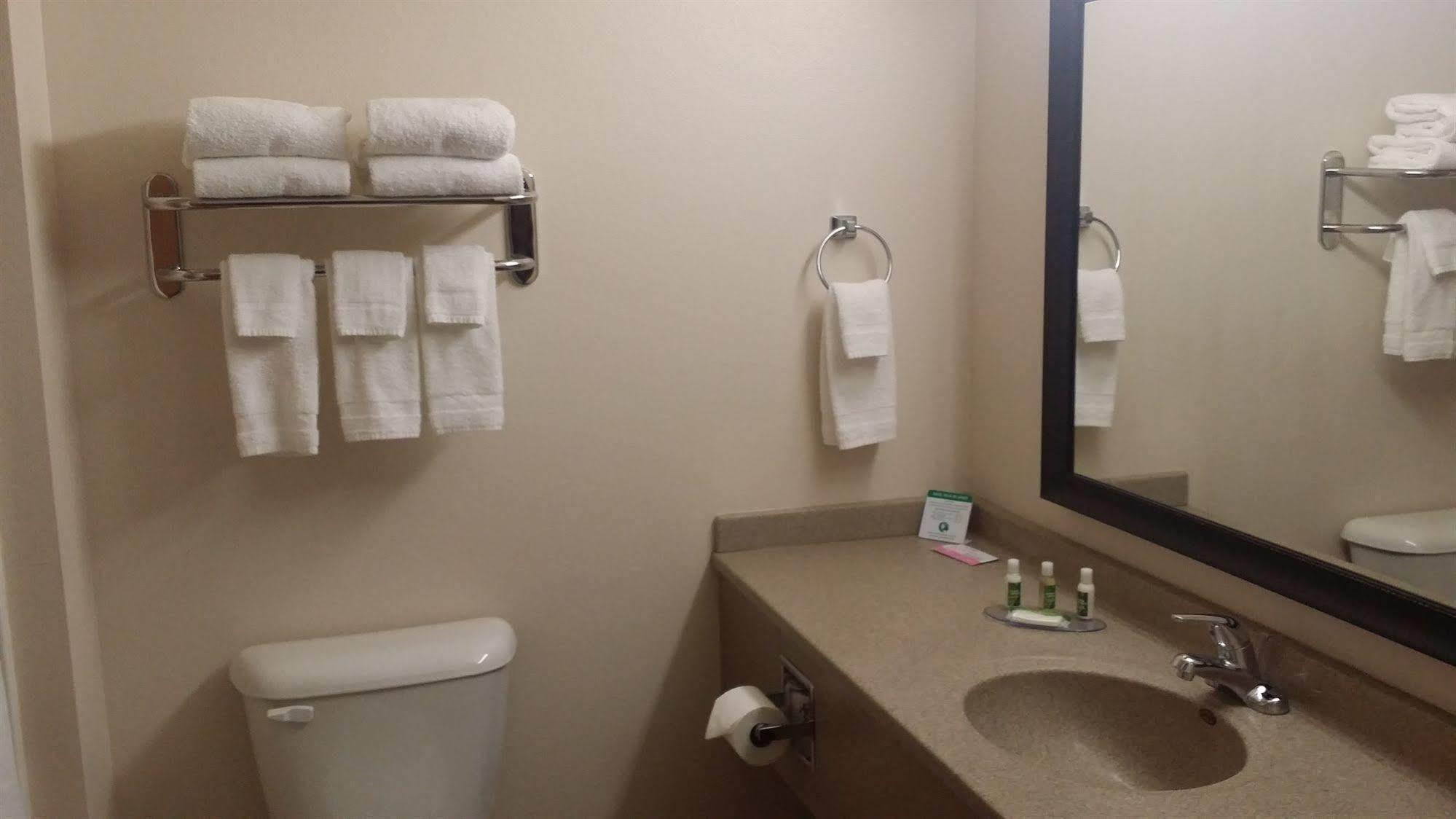American Inn & Suites Parkers Prairie Esterno foto